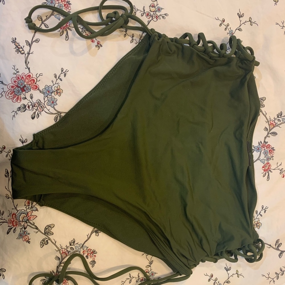 Green high-waist swimsuit bottom